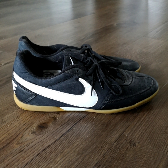 Nike Davinho Indoor Soccer Shoe - Picture 3 of 3